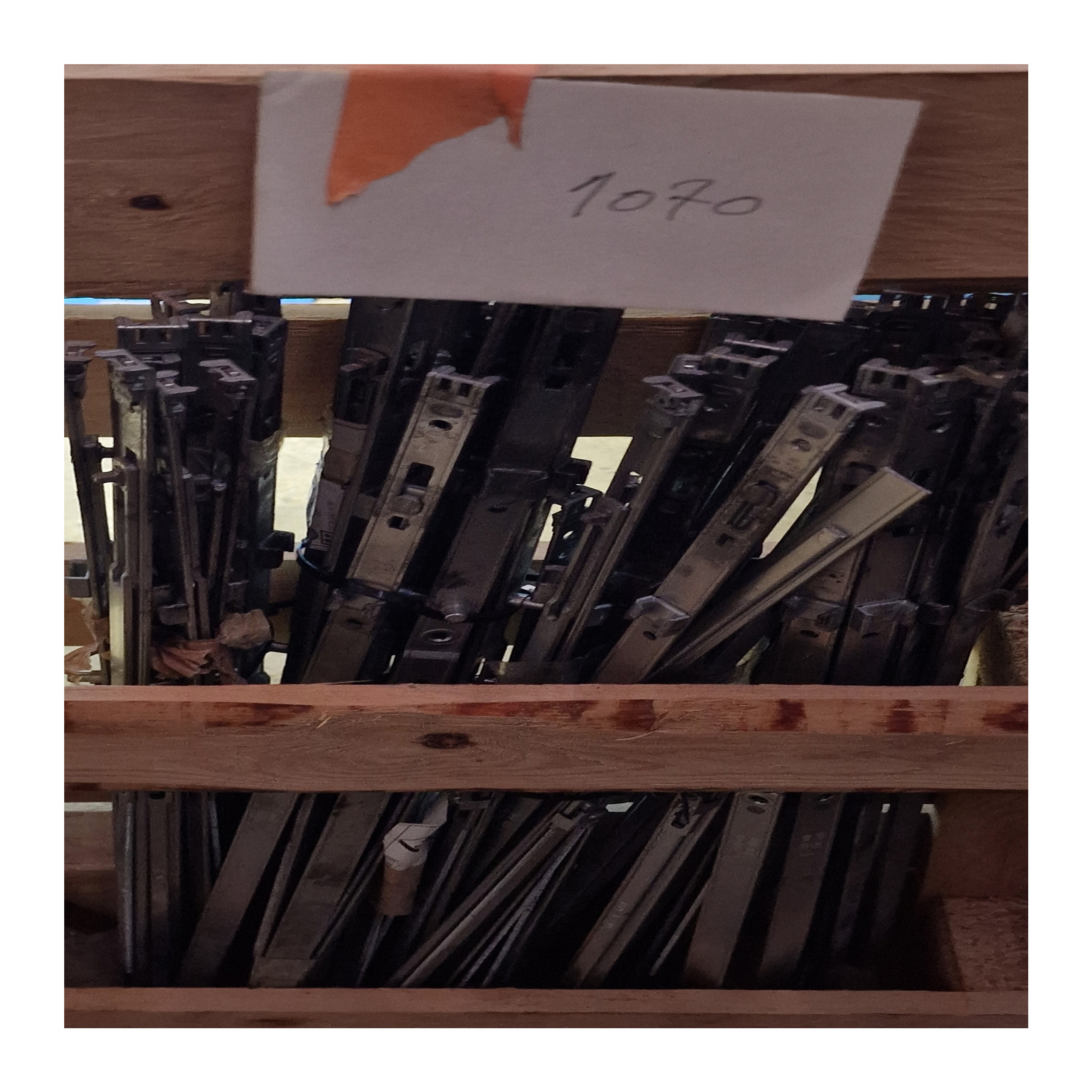 Schmale Mehrpunkt-Verriegelungsleiste Stahl