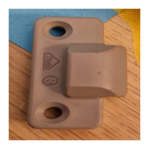 Fensterflügel-Riegelschließblech Kunststoff