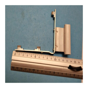 Montagewinkel Metall mit Kunststoffkappe