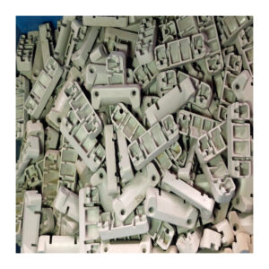 Kunststoff-Fensterschließblech