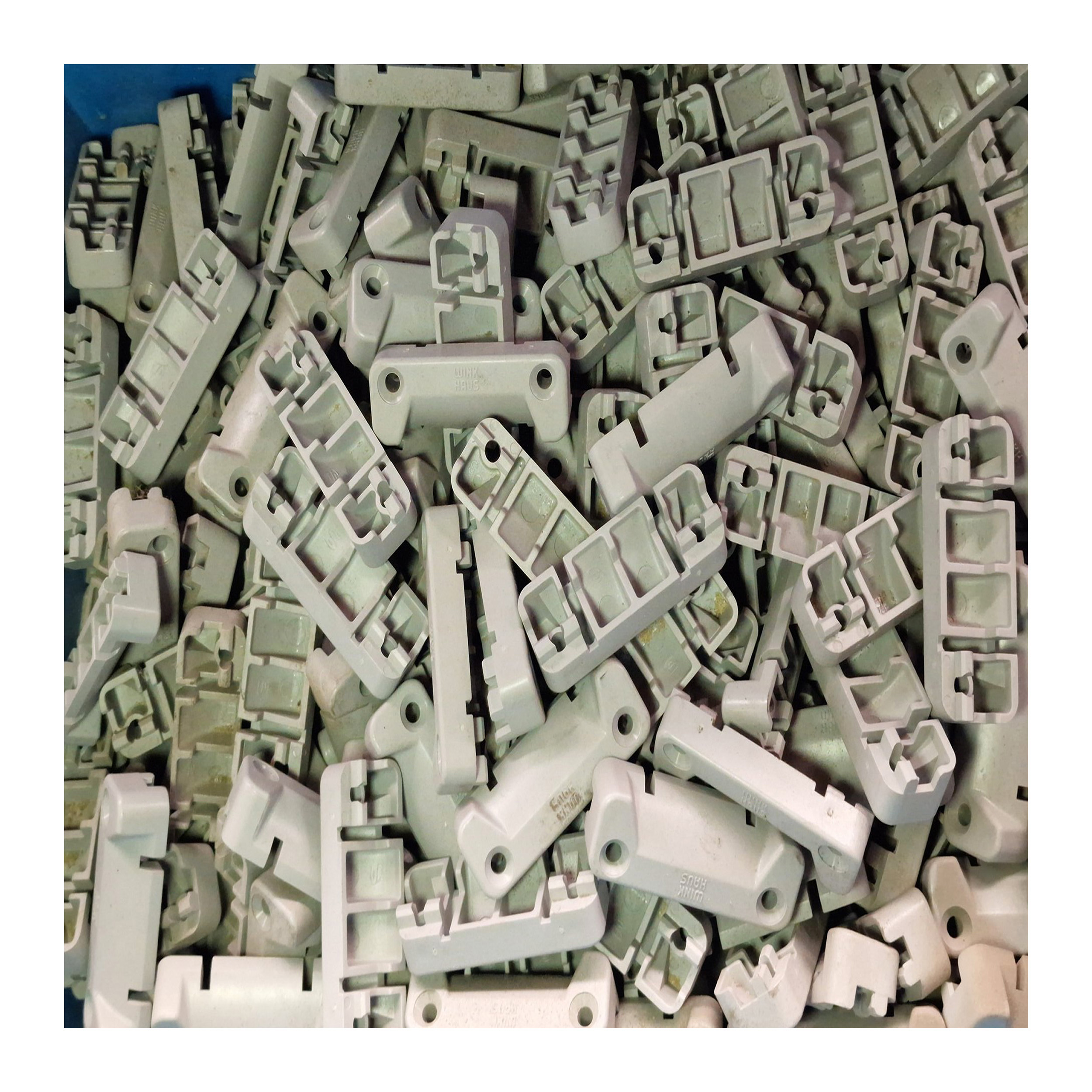 Kunststoff-Fensterschließblech